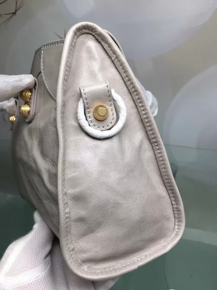 BALENCIAG巴黎世家 義大利進口 原版油蠟頭層牛皮 香皮小銀釘 時尚百搭 手提肩背斜挎包  BL1587